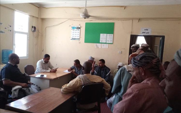 مدير عام صندوق النظافة والتحسين بلحج يترأس اجتماعاً موسعاً لتعزيز الأداء والارتقاء بالخدمات