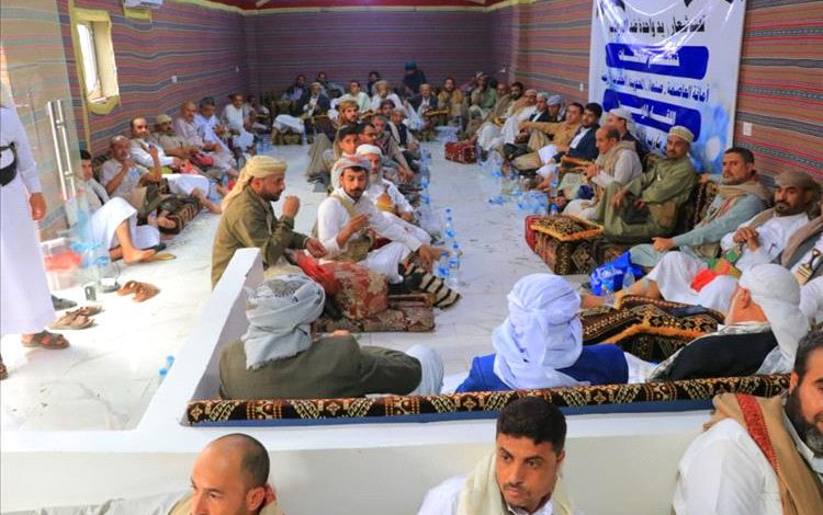 مشائخ ووجهاء خمس محافظات يدينون الجريمة الإرهابية التي استهدفت القيادي الروحاني ومرافقيه بمأرب