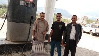 ممثل شركة النفط بالمحافظة ومدير مكتب الصناعة والتجارة بقعطبة ينفذان حملة رقابية على محطات الوقود والغاز