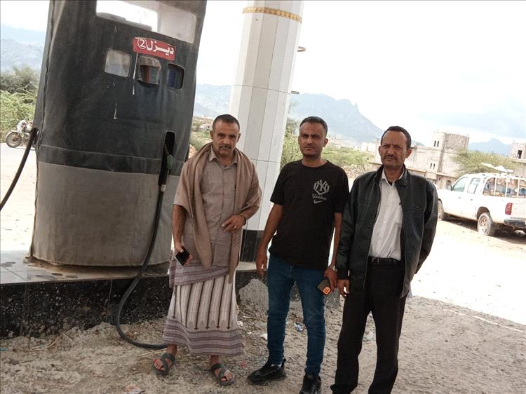 ممثل شركة النفط بالمحافظة ومدير مكتب الصناعة والتجارة بقعطبة ينفذان حملة رقابية على محطات الوقود والغاز