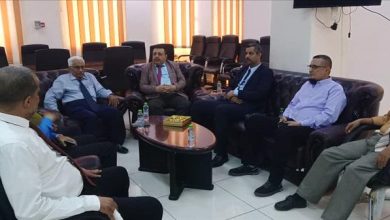 نائب وزير الخدمة المدنية يتفقد الانضباط الوظيفي في المؤسسة العامة للتأمينات الاجتماعية وبنك التسليف التعاوني الزراعي كاك بنك