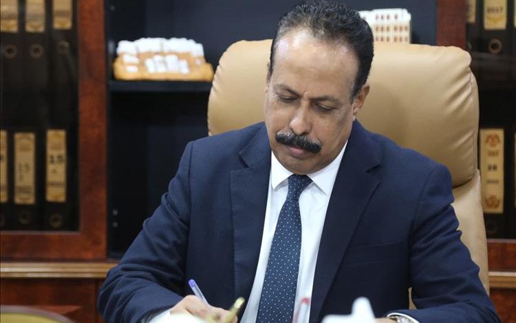 وزير الأشغال يوجه برفع الجاهزية لمواجهة موجة الأمطار في المحافظات اليمنية