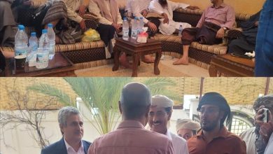 وزير الدفاع ووكيل وزارة الداخلية وشخصيات عسكرية واجتماعية يشاركون رئيس الوزراء السابق بن بريك افراحه بعرس نجل أخيه