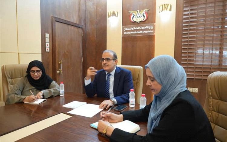 وزير الصحة يبحث مع نائب رئيس البعثة  رئيس قسم التنمية بالسفارة الهولندية لدى بلادنا سبل تعزيز التعاون الصحي