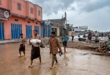 وفاة 9 أشخاص جراء سيول الأمطار في المخا وموزع غربي تعز