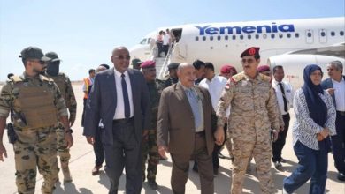 وفد حكومي رفيع يصل المكلا لتعزيز التنسيق وبحث الملفات الأمنية والتنموية في حضرموت