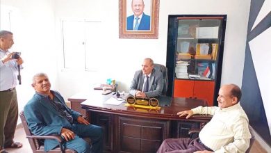 وكيل أول محافظة تعز الدكتور عبدالقوي المخلافي يطلع على الانضباط الوظيفي في المكاتب التنفيذية والمديريات عقب عيد الفطر