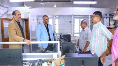 وكيل محافظة عدن يتفقد مستوى الانضباط الوظيفي في المؤسسة المحلية للمياه