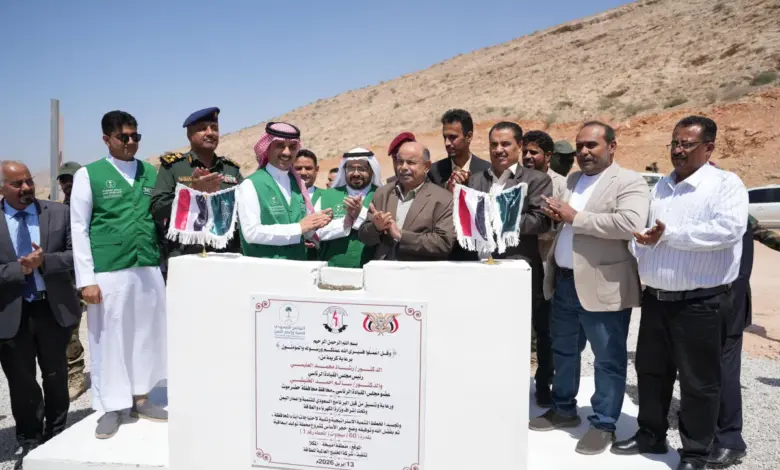وضع حجر الأساس لمشاريع محطات توليد الكهرباء في حضرموت