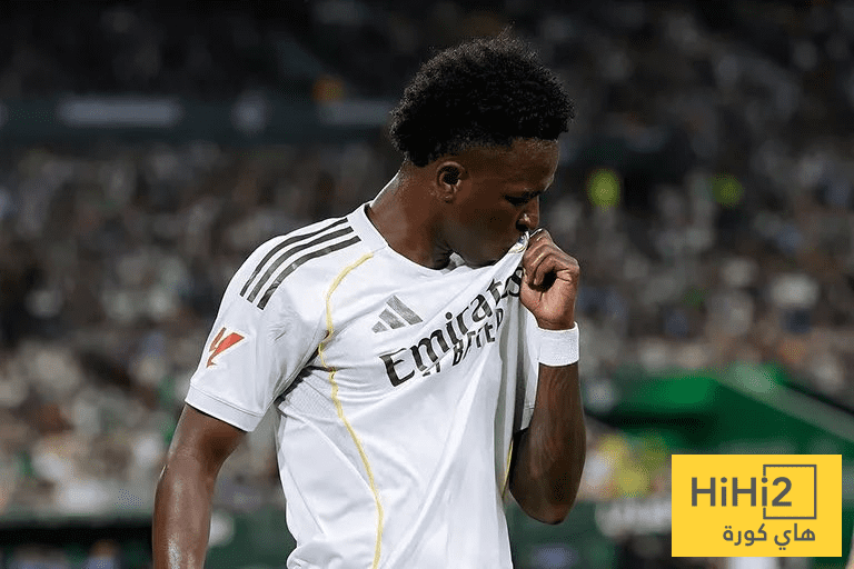 أزمة مفاجئة في مفاوضات فينيسيوس مع ريال مدريد