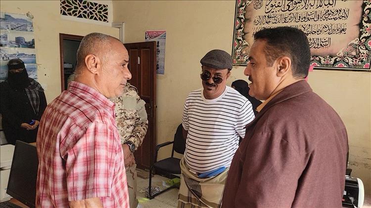 "الداؤودي" يشدد بإتخاذ إجراءات رادعة بحق المتقاعسين وغير الملتزمين بالدوام الرسمي بالبريقة