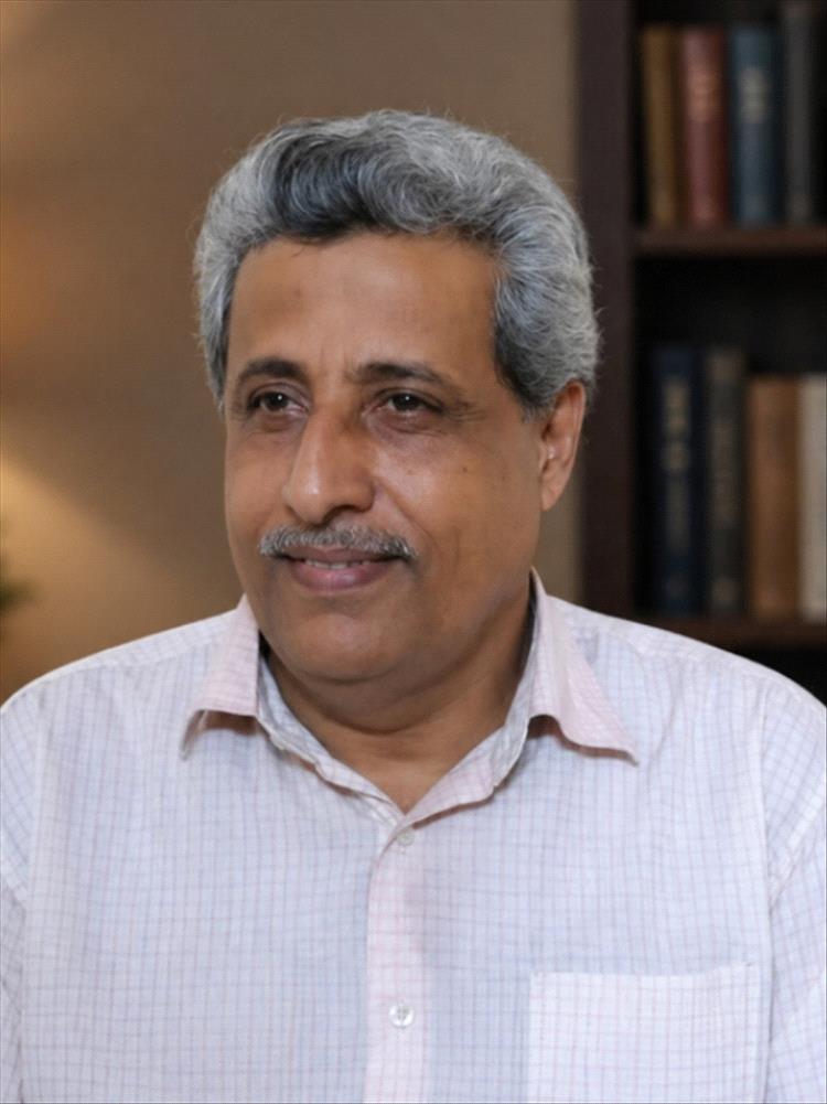 أحمد السخياني: أزمات عدن قد تفتح الباب لتحولات كبرى في المشهد