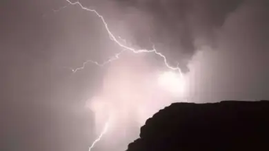 أمطار على المناطق الجبلية وأجزاء من سهل تهامة