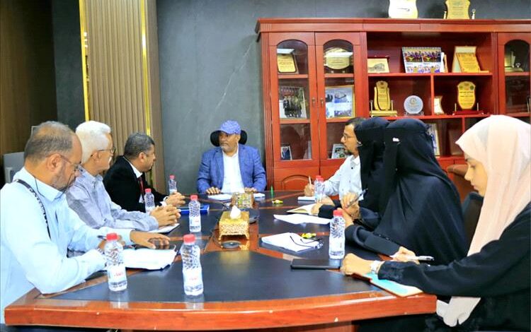 اجتماع في عدن يناقش إجراءات ضبط أسعار السلع وتعزيز الرقابة على الأسواق