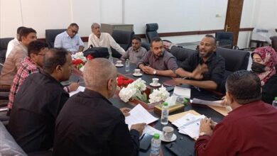 اجتماع مشترك لتعزيز التعاون بين صندوق النظافة ومركز تنمية الإيرادات في عدن