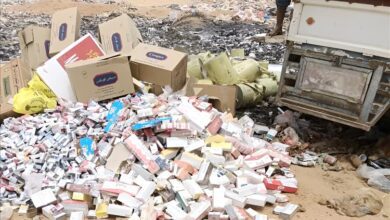 الجمارك بمنفذ الوديعة الحدودي بحضرموت تتلف كميات كبيرة من السلع المنتهية والممنوعة :