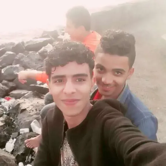 الحقيقة الكاملة وراء احتجاز الناشط عمرو العطار وتفاصيل تعهده للأجهزة الأمنية