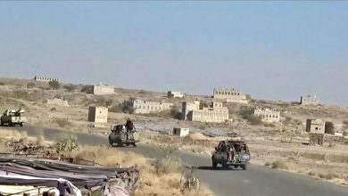 الحوثيون يفرضون حصارًا على حي “الحفرة” في رداع بعد تصاعد الغضب القبلي