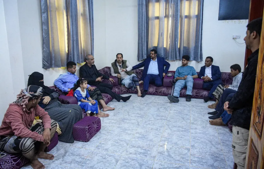 الصبيحي يؤدي واجب العزاء في منزل الشهيد ”الشاعر” بعدن ويشدد على سرعة تقديم الجناة للعدالة