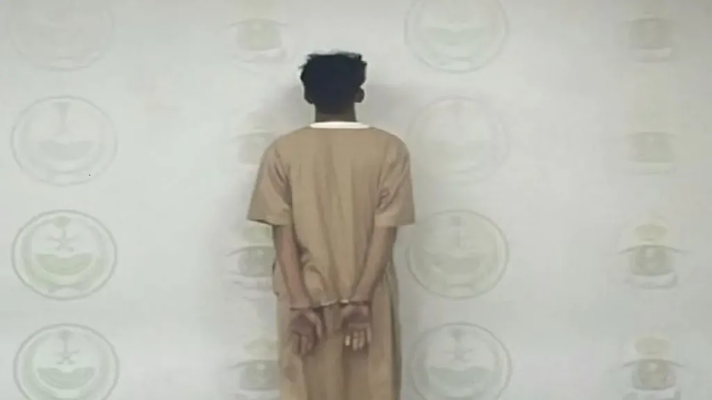 القبض على مقيم يمني في مكة المكرمة يمارس النصب والاحتيال