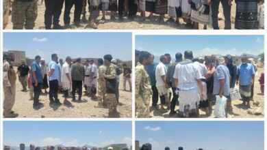 المدير العام بكر الشاعري يتفقد مساحة الأرضية المخصصة لبناء مدرسة في قرية الغشة والقرى المجاورة لها بمديرية قعطبة