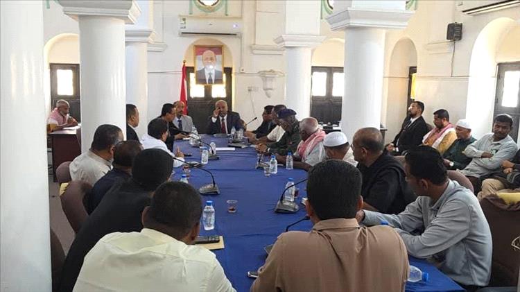 الوزير باسلمة يؤكد أهمية تعزيز التكامل بين الحكومة والسلطات المحلية