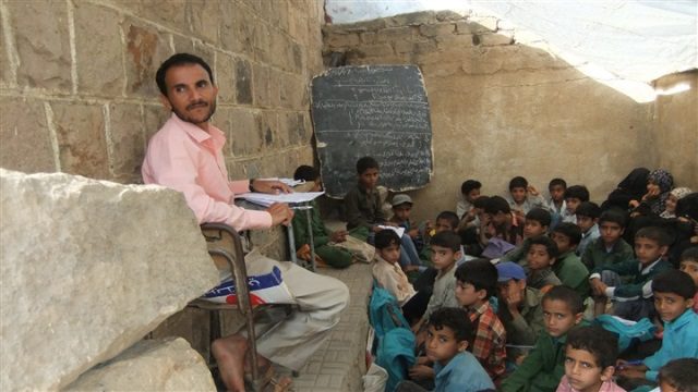 انتهاكات حوثية جديدة تطال الكوادر التعليمية في اليمن.. وهذا ما حدث في 4 محافظات