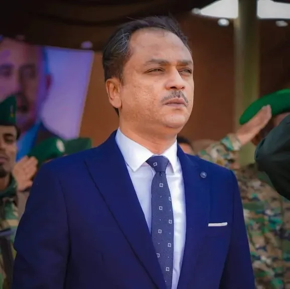 باعوم يفضح الزبيدي ويفجر مفاجآت عن قيادات الانتقالي وما حدث في حضرموت ومطار عدن قبل هروب عيدروس