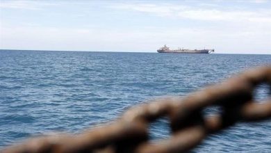 بحار روسي يغادر اليمن بعد احتجاز استمر أشهر إثر هجوم حوثي