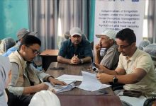 بحضور مدير عام المسيمير.. تسليم مشروع تأهيل أنظمة الري للمقاول إيذانًا ببدء التنفيذ