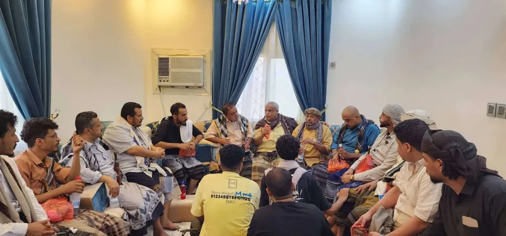 بعد 8 أشهر سجن.. نهاية سعيدة لحادثة إطلاق النار في عدن ورسالة تسامح تُسكت البنادق