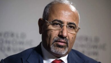 بعد أكثر من 100 يوم على هروبه إلى الإمارات.. عيدروس الزبيدي يدعو بقايا أنصاره للاحتفال بذكرى تأسيس مجلسه المنحل ويؤكد المضي في مشروع الإنفصال