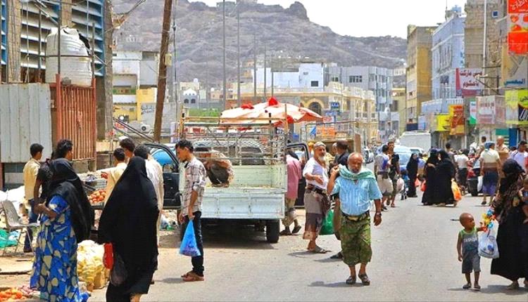 تحسن سعر الصرف لا ينعكس على معيشة المواطنين.. الشاطري يحذر من "جمود الأسعار" في عدن