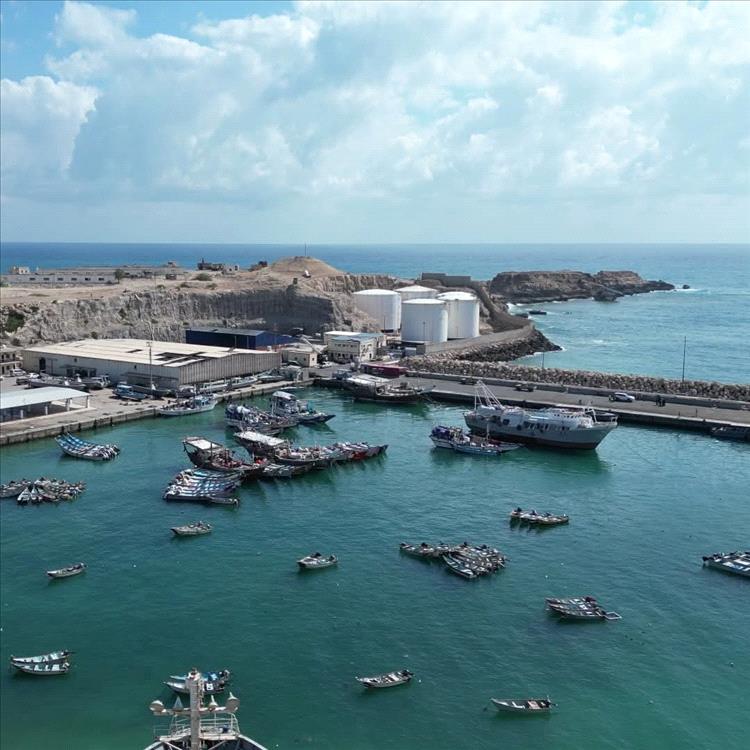 توجيهات رئاسية بإعادة تشغيل ميناء نشطون في المهرة
