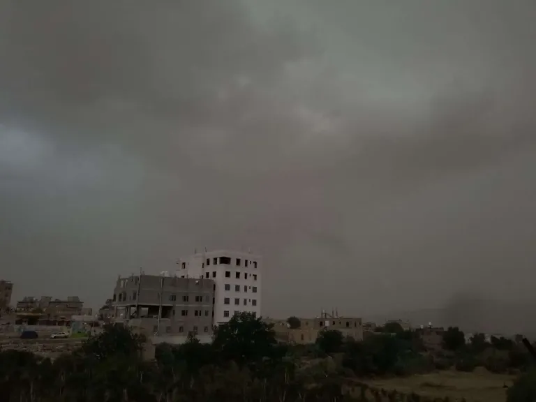 توقعات بهطول أمطار رعدية متفاوتة ومتفرقة خلال الساعات المقبلة