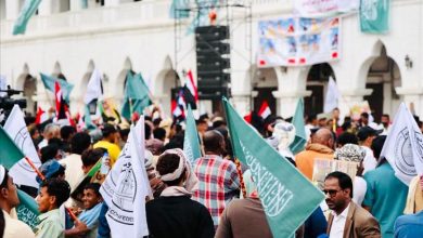 حضرموت تشهد وقفة جماهيرية حاشدة للتنديد بالهجمات الإيرانية على السعودية والدول العربية