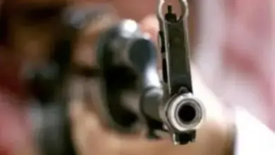 رصاصات طفل تقتل خالته وتصيب طفليها في إب