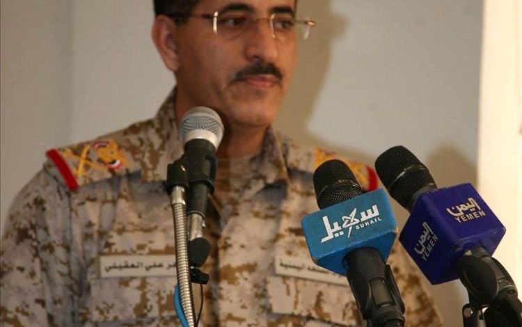 صحفي يطالب وزير الدفاع بحملة إقالات واسعة وإصلاح شامل في الجيش