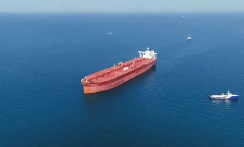 عاجل.. انفجار الأوضاع في هرمز: إيران تعلن إعادة إغلاق المضيق وتطلق النار على ناقلات نفط