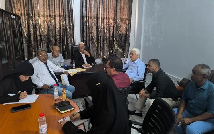 عدن.. استلام وتسليم مكتب السياحة بين المدير السلف والخلف بحضور لجنة من المحافظة