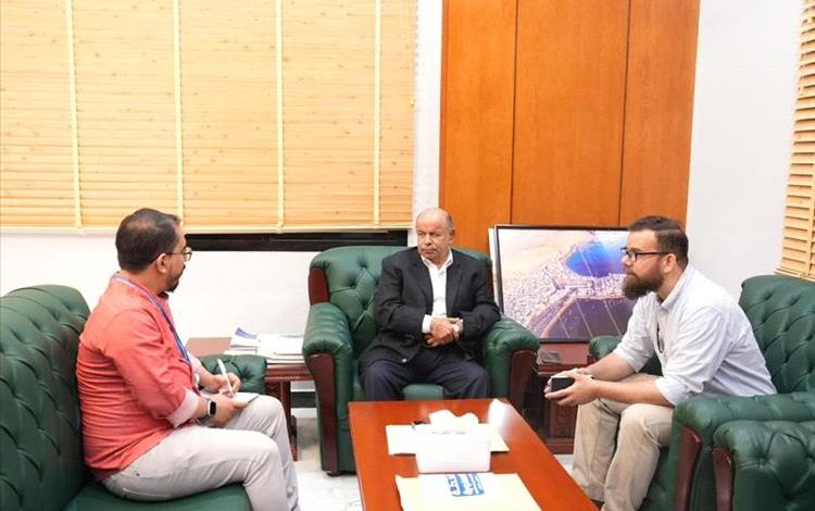 عضو مجلس القيادة الرئاسي سالم الخنبشي يشيد بجهود برنامج الأغذية العالمي