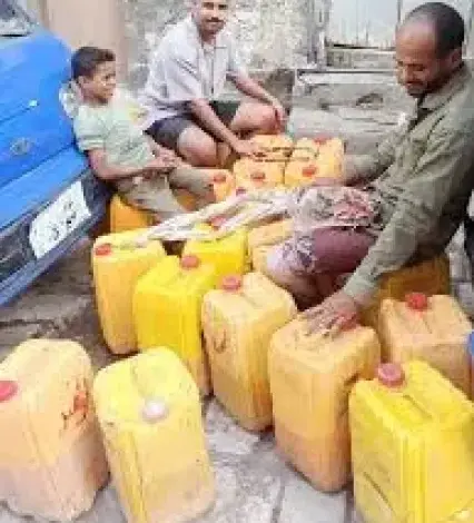 غضب شعبي في التواهي.. أهالي ”القلوعة” يهددون بالاحتجاج أمام مقر المحافظة مطالبين بإنقاذهم من ”عطش” خانق