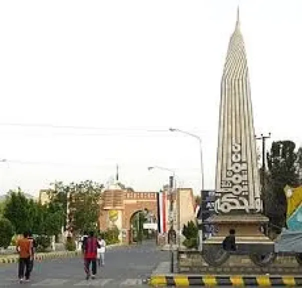 غضب عارم في أوساط الطلاب: مليشيا الحوثي تطرد الأطباء المبتدئين من القاعات