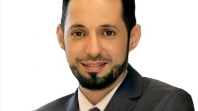 فراس اليافعي يهاجم المجلس الانتقالي المنحل: “غزوة أبريل” صراع على ممتلكات الدولة في عدن