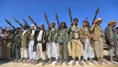 فضيحة كبرى: شركات الحوثي تصادر هواتف ضباط كبار! ماذا يفعلون بالأرقام؟!