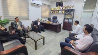 في زيارة تفقدية.. رئيس جامعة عدن يشيد بانضباط كلية اللغات والترجمة