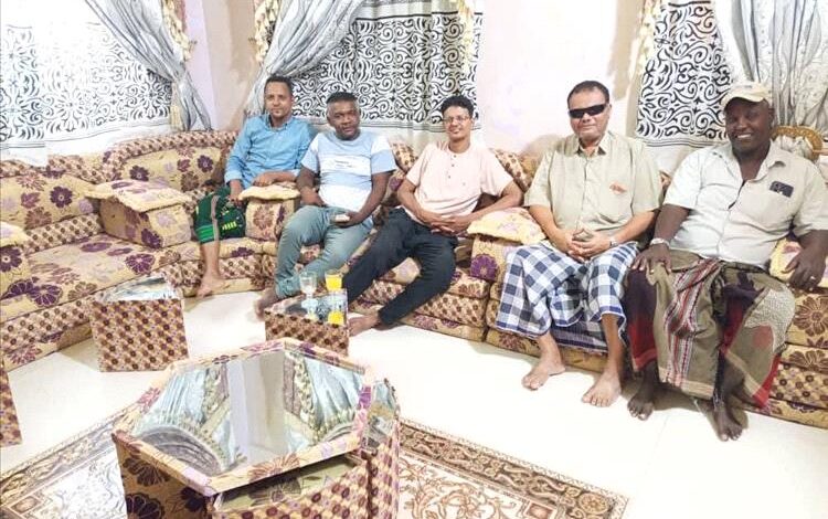 قيادة إتحاد الاعلام الرياضي بساحل حضرموت تطمئن على صحة الأستاذ عبدالعزيز بامحسون بمدينة بروم