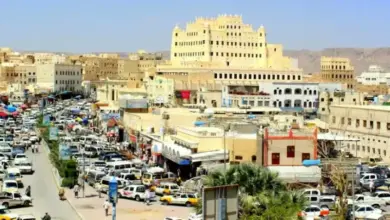 لص يتسلل إلى منزل امرأة يمنية ويسرق كمية ضخمة من الذهب.. وهكذا كانت نهايته