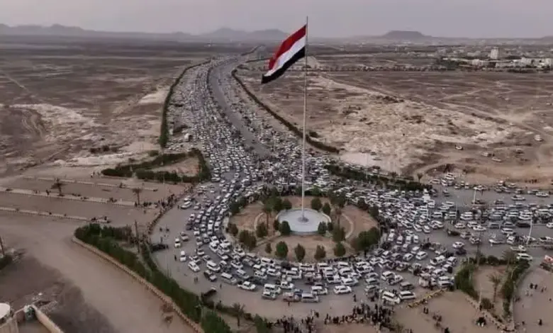 مأرب تنفجر! أزمة غاز خانقة والمسلحون يتحكمون في رقاب الناس.. كارثة بلا حل!