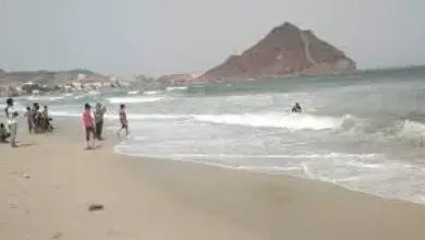 مأساة في سواحل عدن.. وفاة طفلين غرقاً وإنقاذ 3 آخرين في ‘‘ساحل الحسوة’’